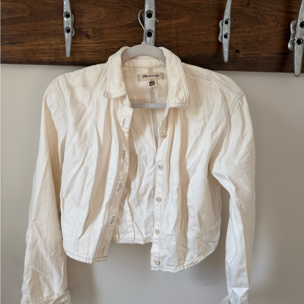 White cropped fitted Madewell button-down